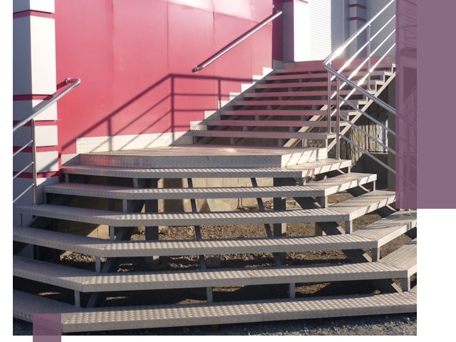 Лестницы для магазина в Киржаче — изготовление и монтаж