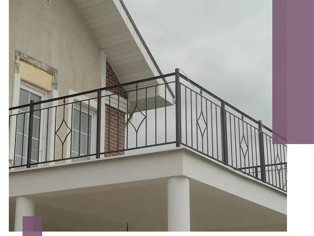 Изготовление балконных ограждений в Киржаче из металла и стекла