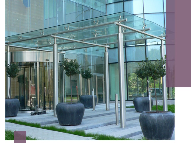 Навесы из стекла на заказ в Киржаче — монтаж и установка