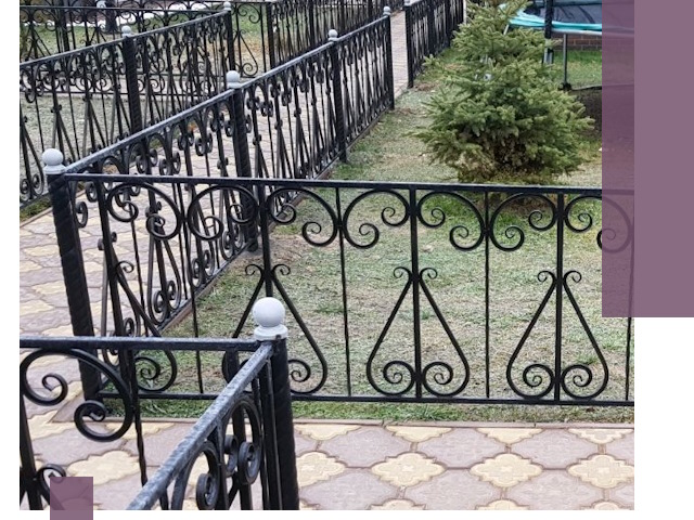 Кованые газонные ограждения под ключ в Киржаче
